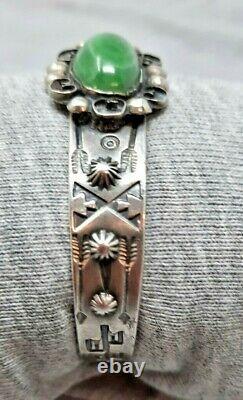 Beautiful Older Navajo Fred Harvey Silver Bracelet Green Gemstone
