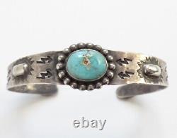 Ancien bracelet manchette Navajo en argent sterling et turquoise de l'époque Fred Harvey des années 1940, estampillé 6 3/4