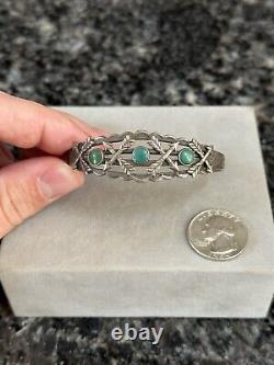 Ancien bracelet manchette flèche en argent sterling et turquoise des Amérindiens Fred Harvey