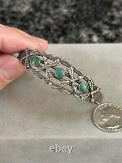 Ancien bracelet manchette flèche en argent sterling et turquoise des Amérindiens Fred Harvey