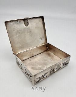 Ancienne boîte à bijoux en argent sterling de l'époque Fred Harvey, ornée de turquoise de Bisbee et estampillée.