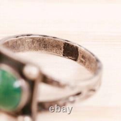 Bague en argent sterling vert turquoise Fred Harvey avec des poinçons en forme de flèche de taille 3,5