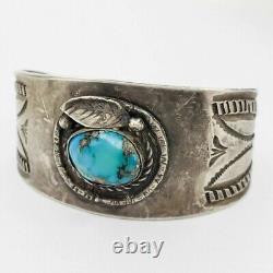 Bracelet en argent navajo avec turquoise et motif de rondin tourbillonnant de l'ère Fred Harvey des Amérindiens natifs