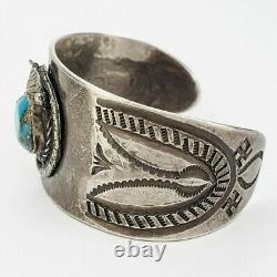 Bracelet en argent navajo avec turquoise et motif de rondin tourbillonnant de l'ère Fred Harvey des Amérindiens natifs