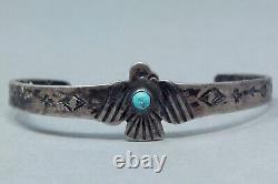 Bracelet manchette en argent et turquoise à motif de Thunderbird de l'époque vintage Fred Harvey des Navajos
