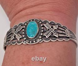 Bracelet manchette en argent sterling Navajo de l'époque Fred Harvey avec flèches croisées en turquoise