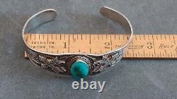 Bracelet manchette en argent sterling de l'ère Fred Harvey avec flèches en turquoise amérindienne Navajo