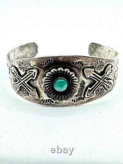 Bracelet manchette en argent sterling turquoise collectionnable Fred Harvey des années 1920 avec flèches croisées