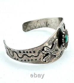 Bracelet manchette en argent sterling turquoise collectionnable Fred Harvey des années 1920 avec flèches croisées