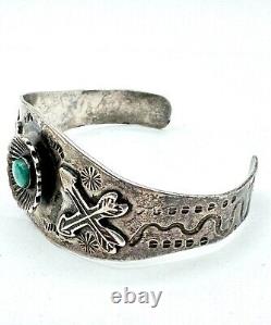 Bracelet manchette en argent sterling turquoise collectionnable Fred Harvey des années 1920 avec flèches croisées