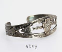 Bracelet manchette en argent sterling vintage de l'époque classique Fred Harvey de style navajo