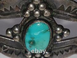 Bracelet manchette en turquoise bleue AS IS estampillé IH en argent monnaie Navajo de l'ère Fred Harvey