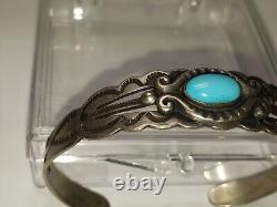 Bracelet manchette en turquoise bleue estampillée IH en argent monnaie de l'ère Navajo Fred Harvey