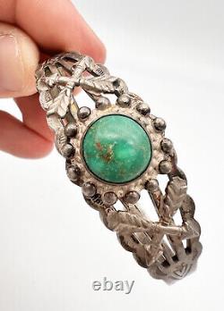 Bracelet manchette flèche en argent sterling Navajo de l'époque de Fred Harvey avec turquoise de Cerrillos