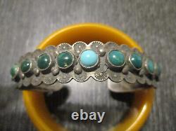 Bracelet manchette vintage en argent sterling Navajo estampillé à la turquoise de l'époque Fred Harvey