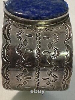 Bracelet vintage en argent sterling estampé Navajo de l'époque Fred Harvey avec Lapis
