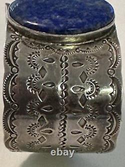 Bracelet vintage en argent sterling estampé Navajo de l'époque Fred Harvey avec Lapis