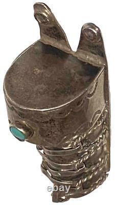 Broche en argent rare de l'artisanat Navajo avec une figure de berceau en turquoise de l'ère Fred Harvey