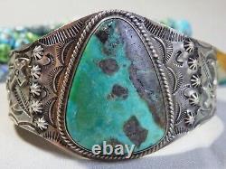 Ère Fred Harvey NAVAJO Nevada TURQUOISE Bracelet en argent repoussé CHEVAL CHIEN 47g