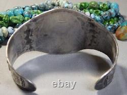 Ère Fred Harvey NAVAJO Nevada TURQUOISE Bracelet en argent repoussé CHEVAL CHIEN 47g