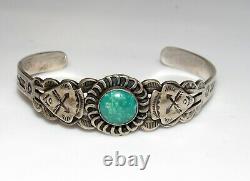 Fred Harvey Era Bracelet Navajo Sterling Turquoise Flèches Design Cuff Old Pawn
