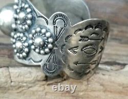 Fred Harvey Era Navajo Stamped Argent Concho Cuff Bracelet Flèches