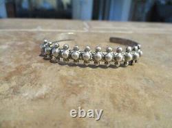 L'ancien Fred Harvey Era Navajo Argent Sterling Small Dome Row Bracelet