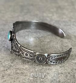 L'ancien bracelet en argent sterling Turquoise Navajo CROSSED ARROWS de l'ère Fred Harvey