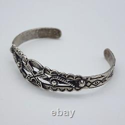 VTG Fred Harvey Navajo Bracelet en argent sterling estampé à croix croisées 4.9