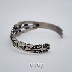 VTG Fred Harvey Navajo Bracelet en argent sterling estampé à croix croisées 4.9