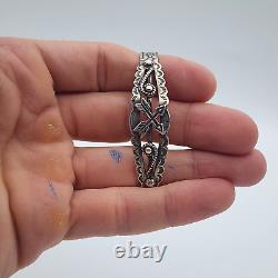 VTG Fred Harvey Navajo Bracelet en argent sterling estampé à croix croisées 4.9