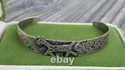 Vintage Fred Harvey Era Native Stamped Sterling Silver Horse Dog Cuff Bracelet